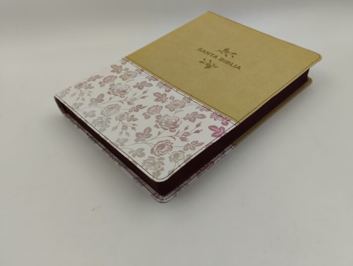 Santa Biblia letra grande - NTV - Edición de referencia ultrafina - Imitacion Crema Flores - Image 2