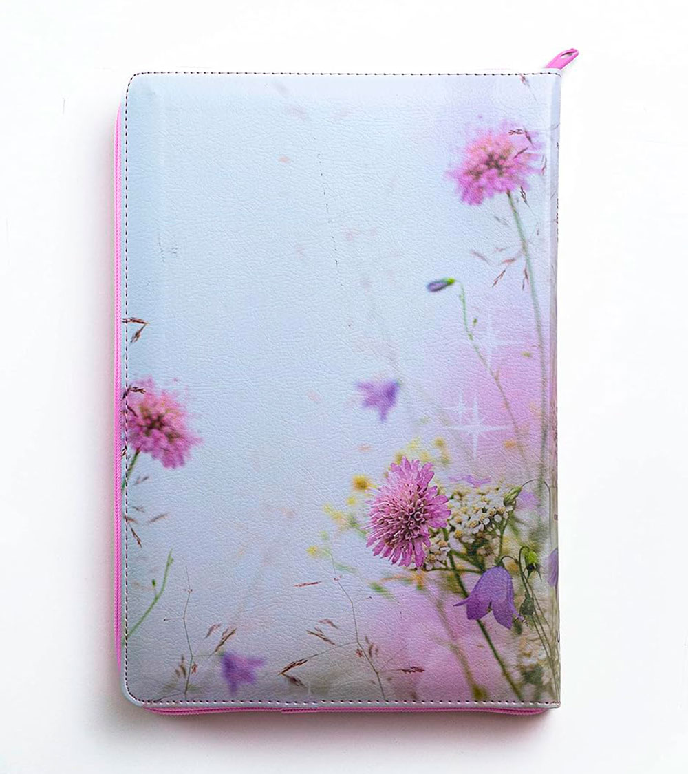 Santa Biblia de Promesas Reina Valera 1960 - Letra Gigante - Imitacion Piel con Cierre Indice - Floral - Image 3