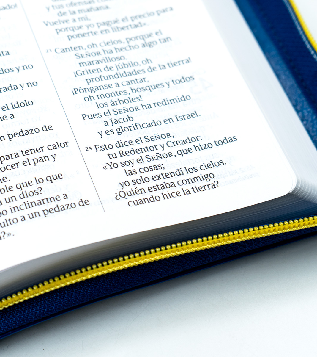 Santa Biblia NTV Letra Grande Compacta Con Cierre – Imitacion Azul - Image 4