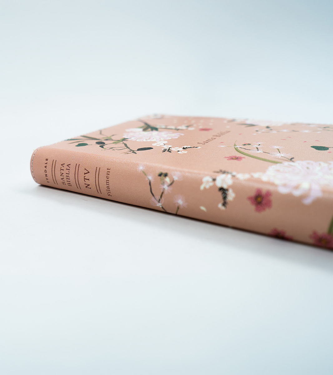 Santa Biblia NTV Compacta Con Cierre – Imitacion Piel Jardin Floral - Filament - Image 4